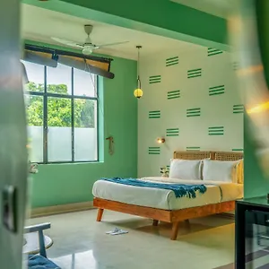 letsbunk-poshtel.hotelsdelhi.org/